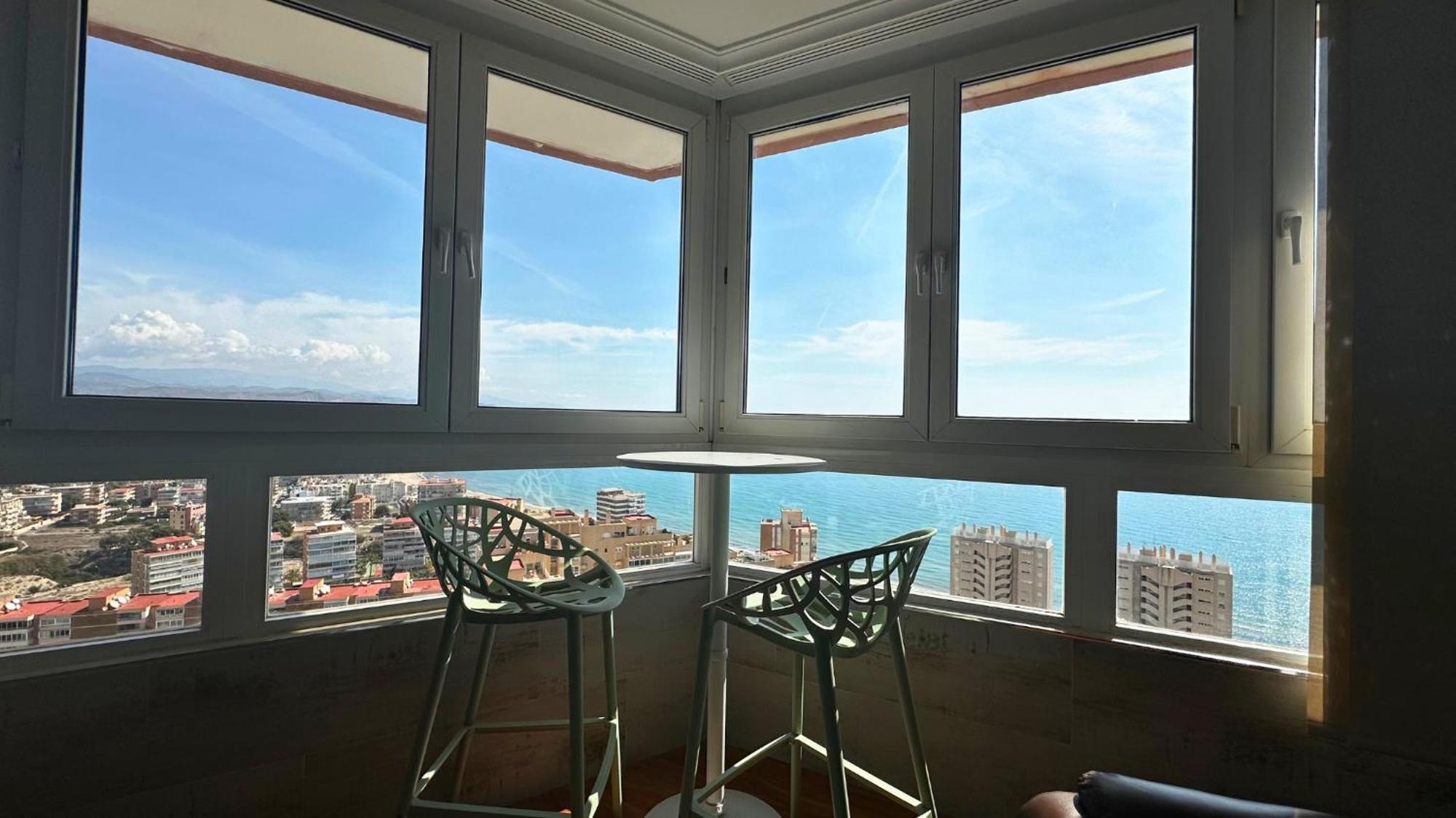 Atico A 50M Del Mar. Parking Gratis. A/C Apartment Ел Кампело Екстериор снимка